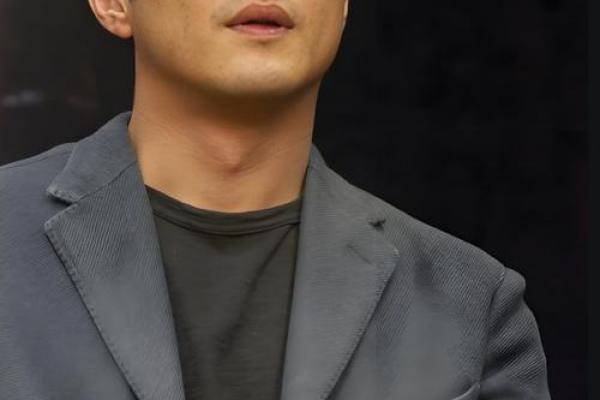 八字李亚鹏